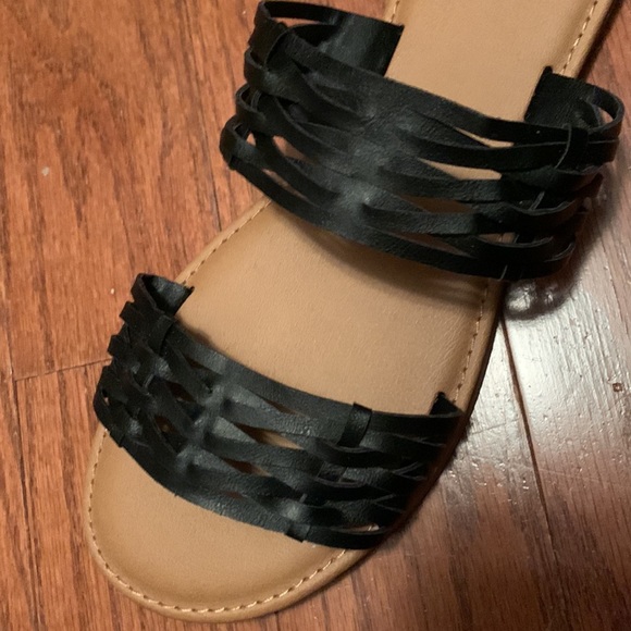 NWT Universal Thread black faux leather Addie slide sandals size 11W (wide) - Picture 3 of 9